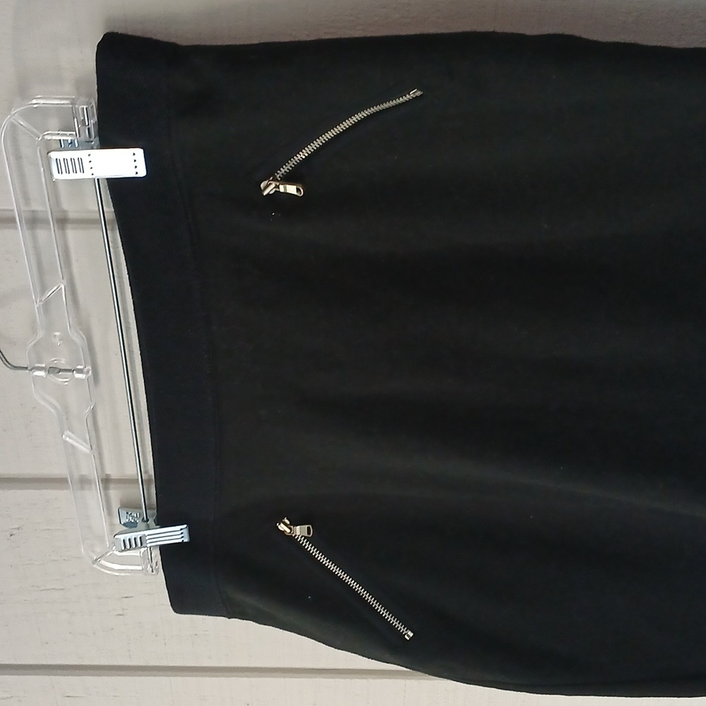 LOFT Black Casual Mini Skirt with Zippered Pockets Size Medium - Picture 2 of 8